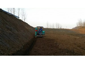 挖溝可是微型挖掘機(jī)的強項