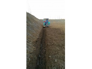 挖溝可是微型挖掘機(jī)的強項