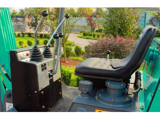 DL 15-8小型挖掘機